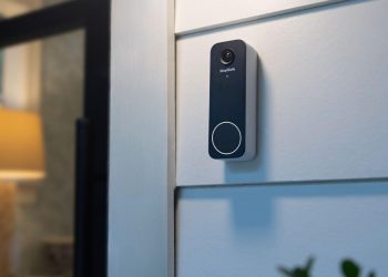 This doorbell camera lets a human security guard watch your front door