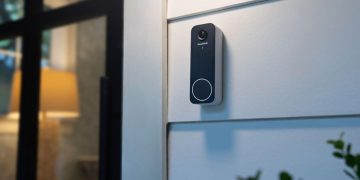This doorbell camera lets a human security guard watch your front door