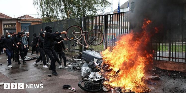 Dozens hurt and hundreds arrested in wave of French school protests