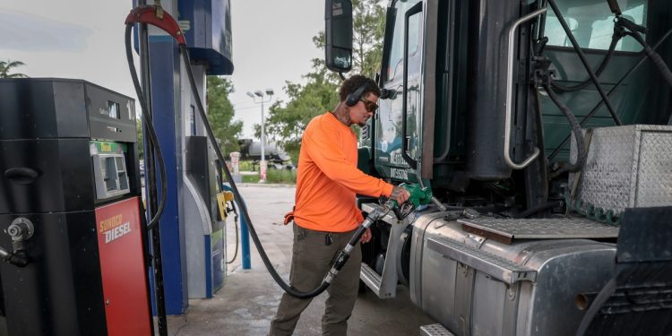 Oil prices hit $105, stocks tumble as Trump weighs Iran strikes