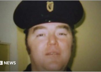 Brian Stack: Family of prison officer killed by IRA receives state apology